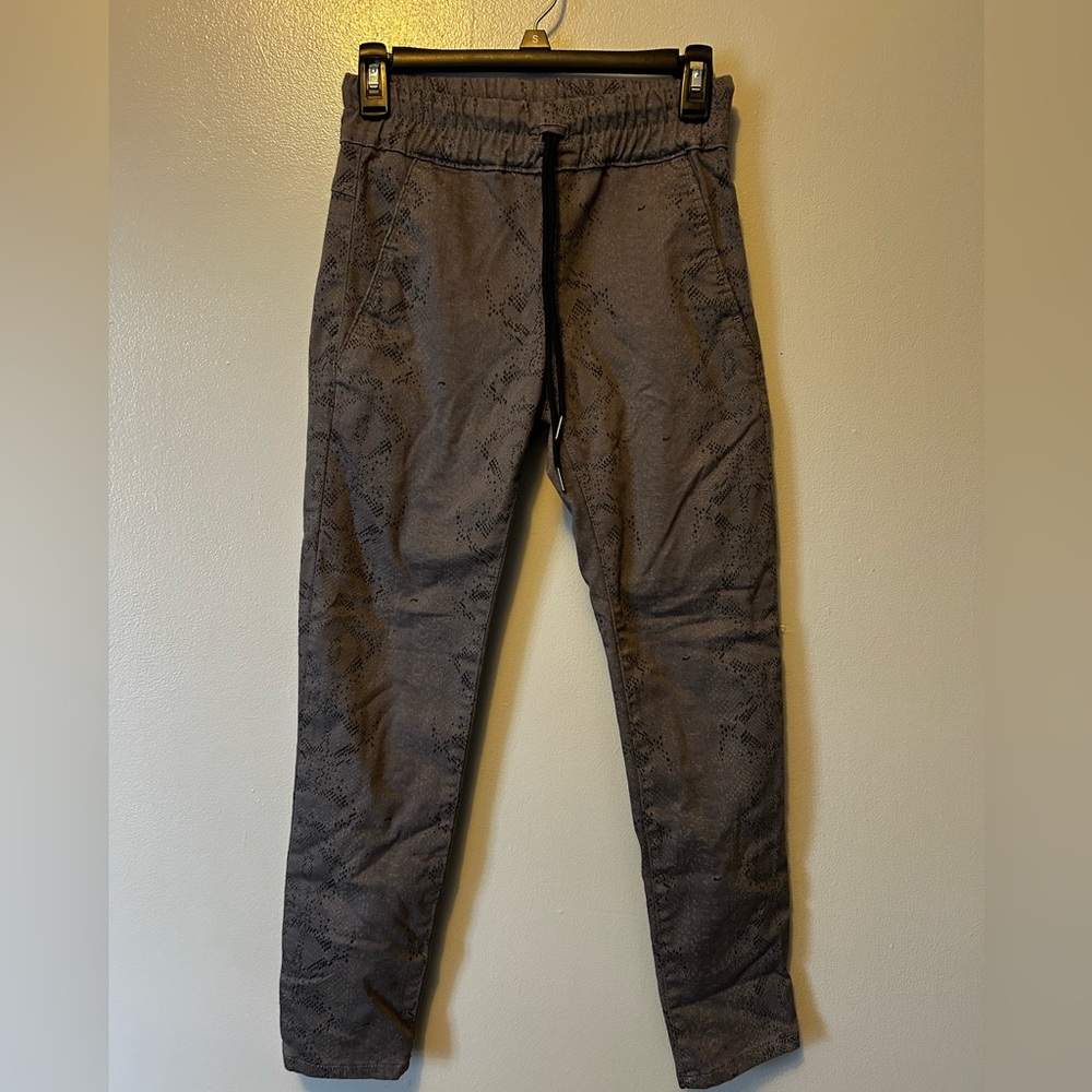 Flog Snakeskin Jogger Pants | Rare | Size 24